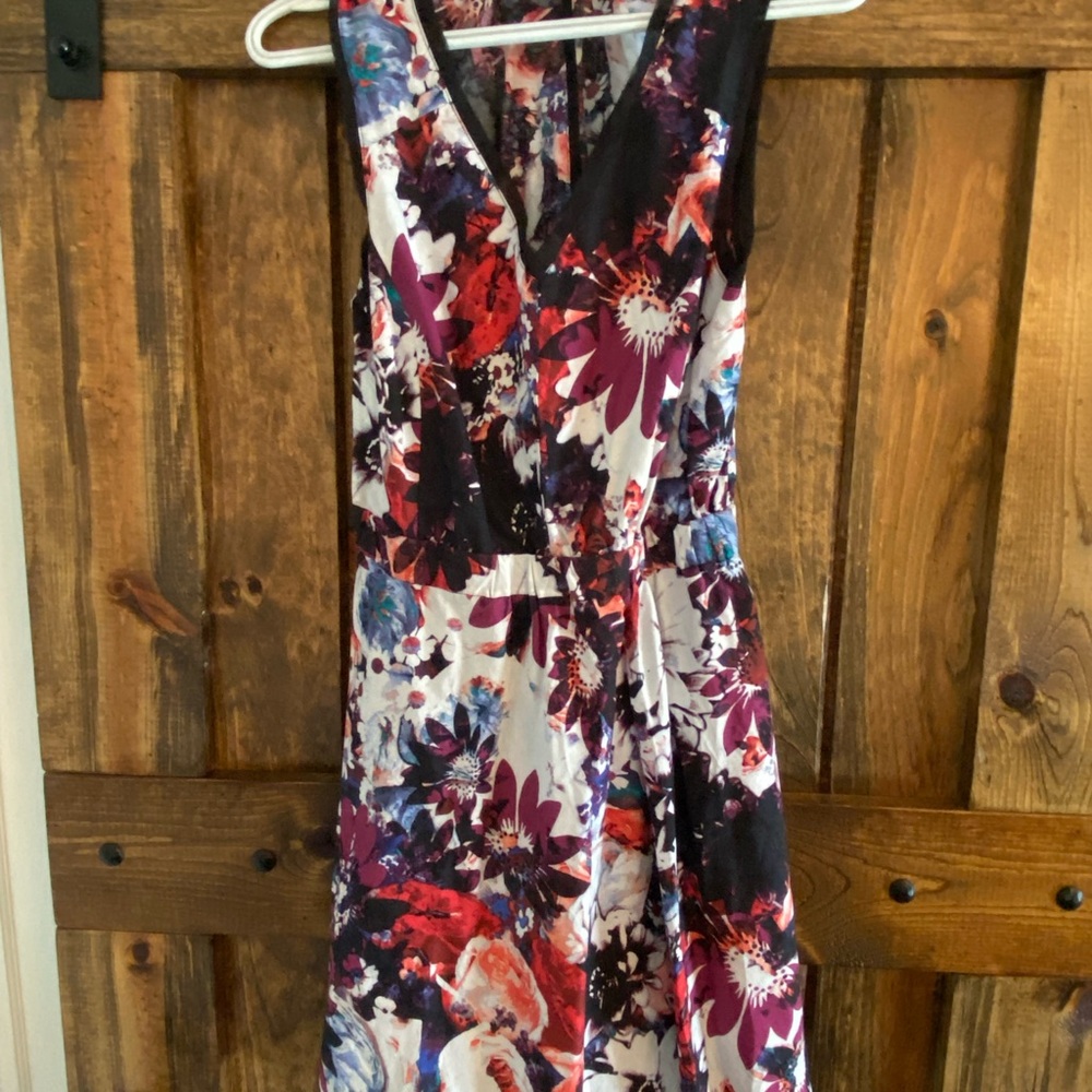 Simply Vera Vera Wang Floral Midi Dress - Black and Red